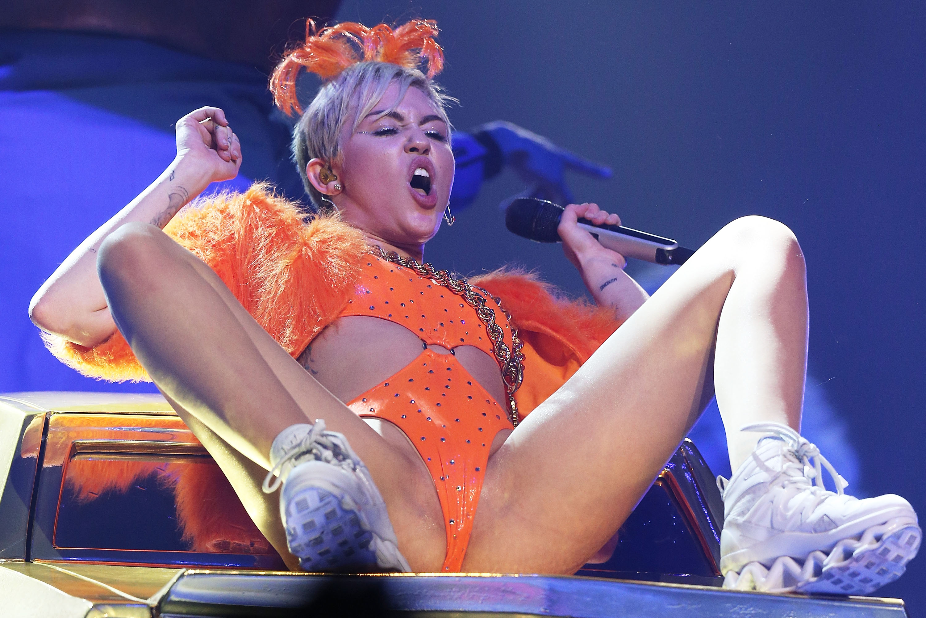 Miley cyrus nackt com