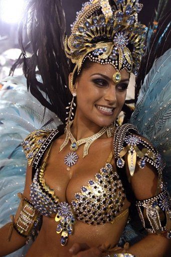 Brasilianische Karneval-Party Wird Im Handumdrehen Zu Einer Orgie